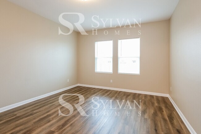 Building Photo - Don't miss your chance to make this 3BR | 2BA house your HOME!