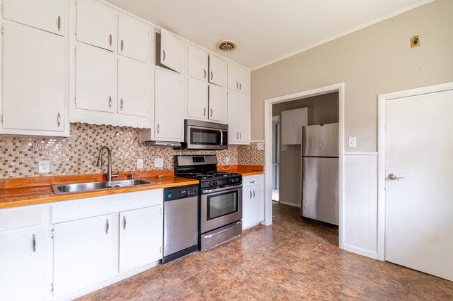 Building Photo - 2004 Walker Ave