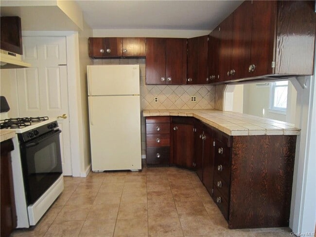 Building Photo - 53 B Ferdon Ave