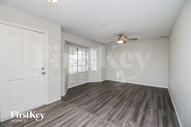 Building Photo - 3928 E Garnet Cir