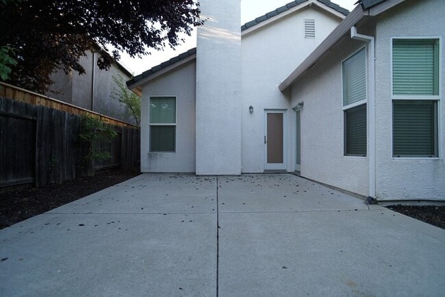 Building Photo - Charming 3 Bedroom Home for Rent in Crocker Ranch  Roseville!