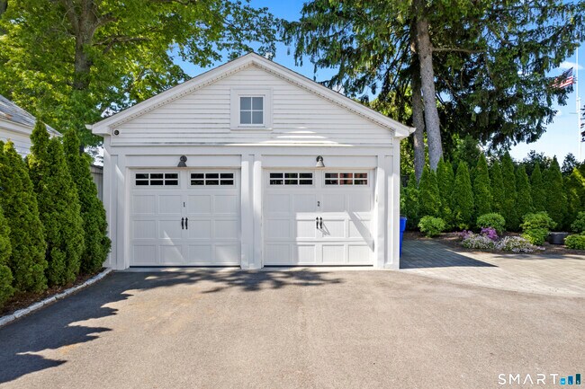 Building Photo - 6 Church St