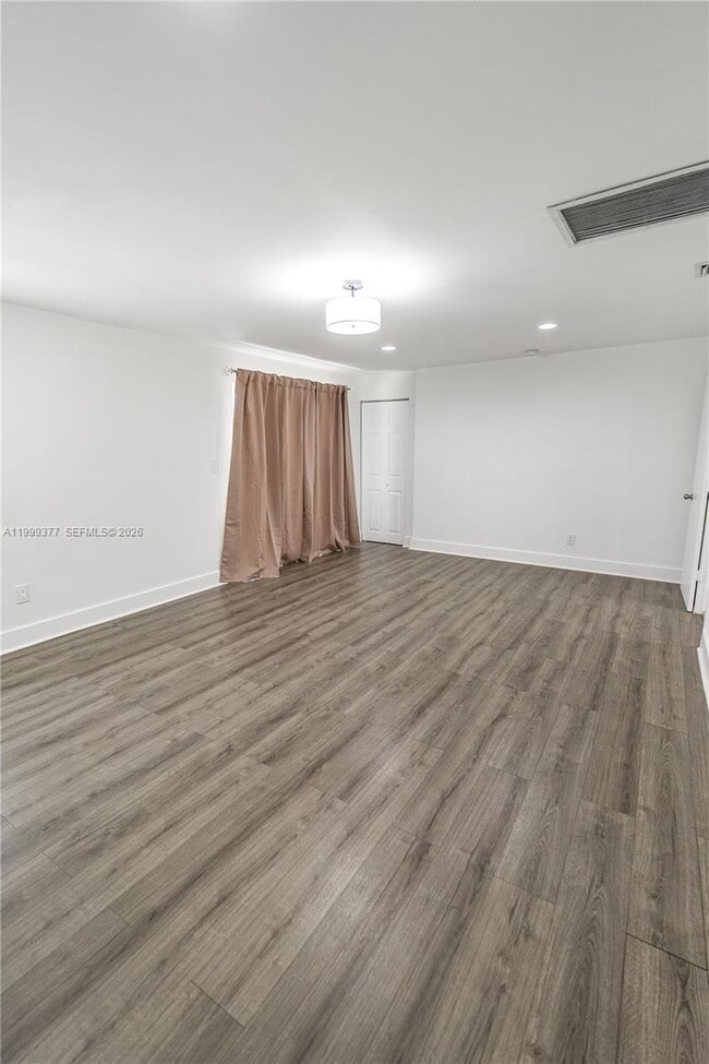 Building Photo - 7031 SW 27th Ct