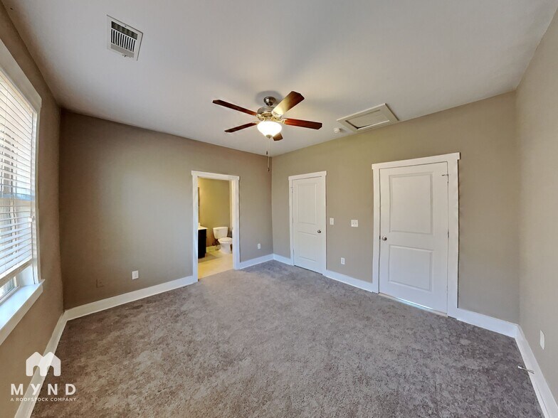 Building Photo - 177 Herring St