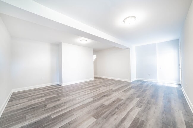Building Photo - 9424 Windpine Rd