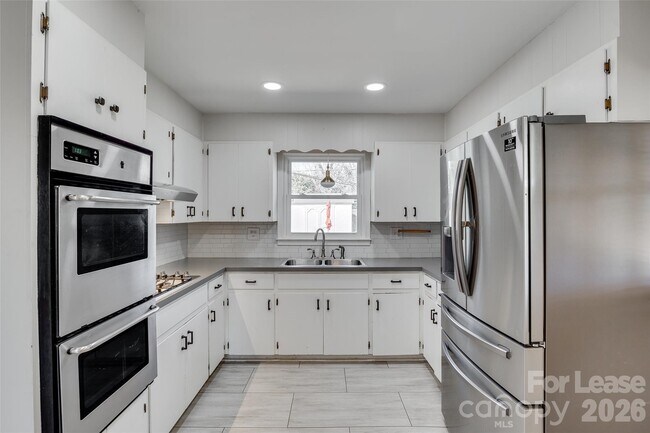 Building Photo - 1615 Tillman St