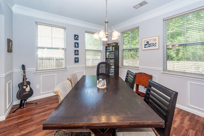 Building Photo - 3 Bedroom 2.5 Bath Single Family Home in S...
