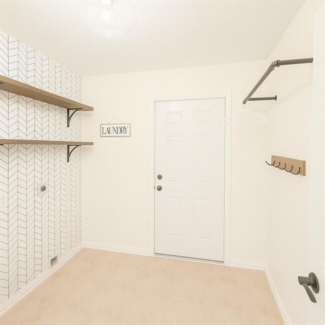 Building Photo - 2827 Woodhall Ct