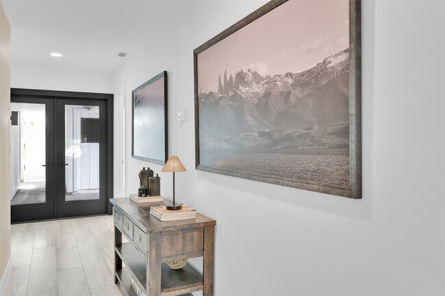 Building Photo - 17026 Bay St