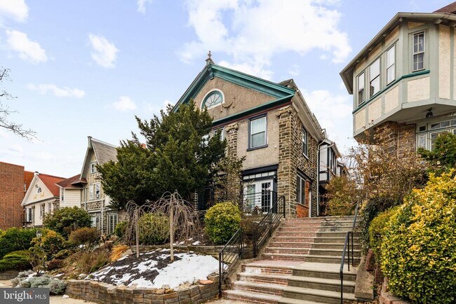 Building Photo - 4320 Spruce St