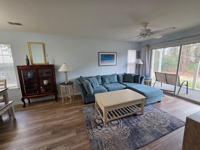 Building Photo - 1258 River Oaks Dr