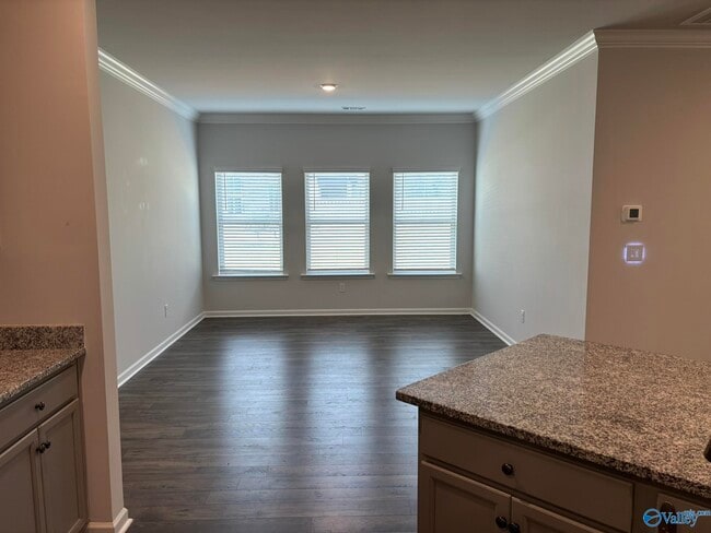 Building Photo - 105 High Leaf Dr