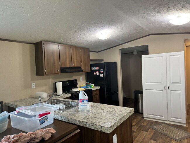 Building Photo - 2 bed 2 bath in Fair Play