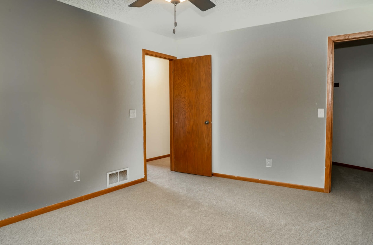 Building Photo - 1180 Lincoln Ct