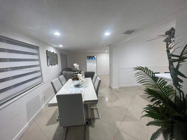 Building Photo - 11822 SW 185th Terrace