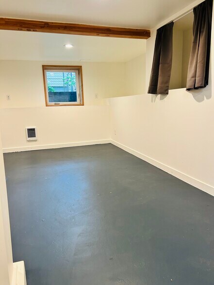 Living area - 8300 N Dwight Ave