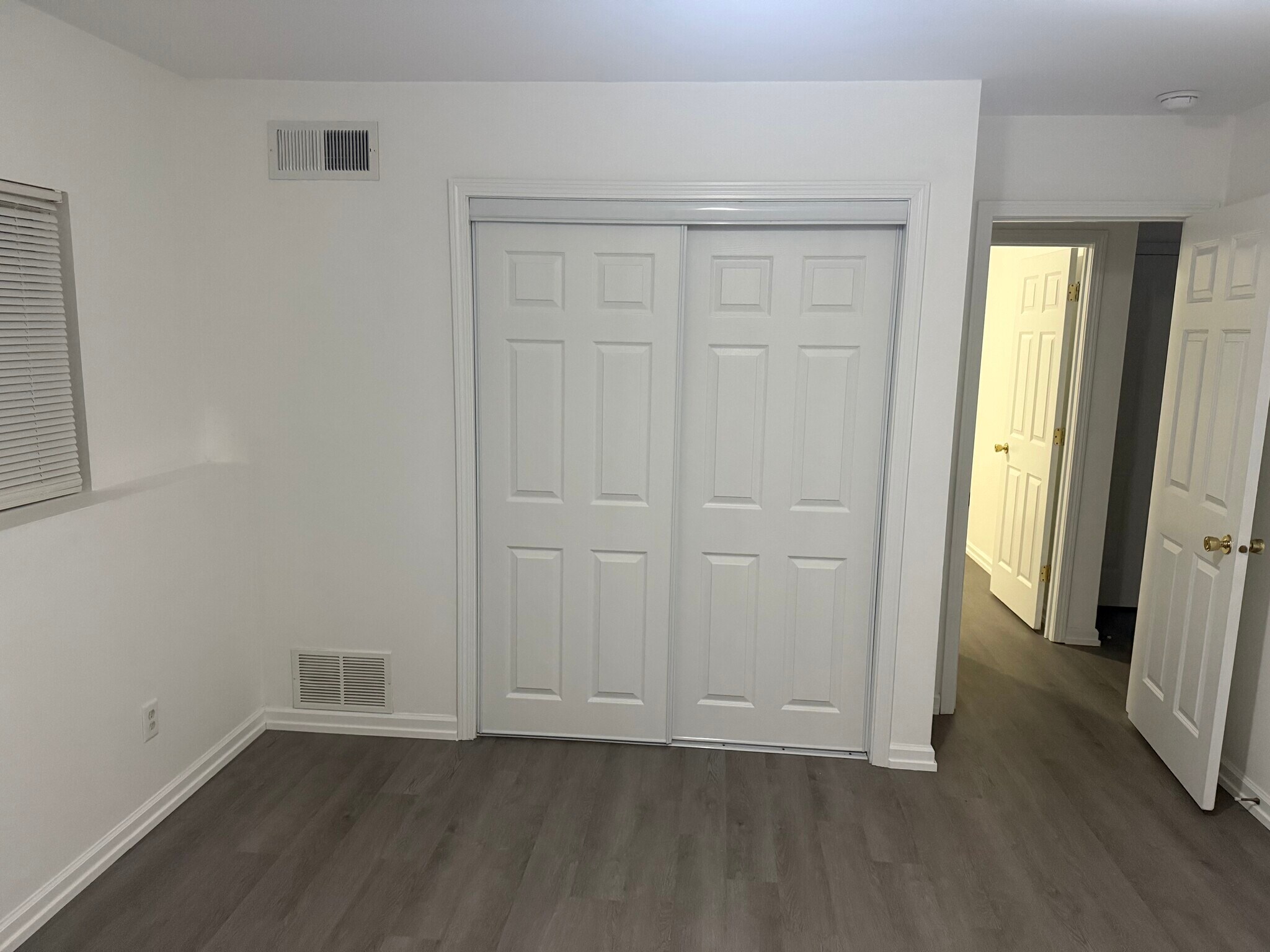 Building Photo - 122 Jeffrey St