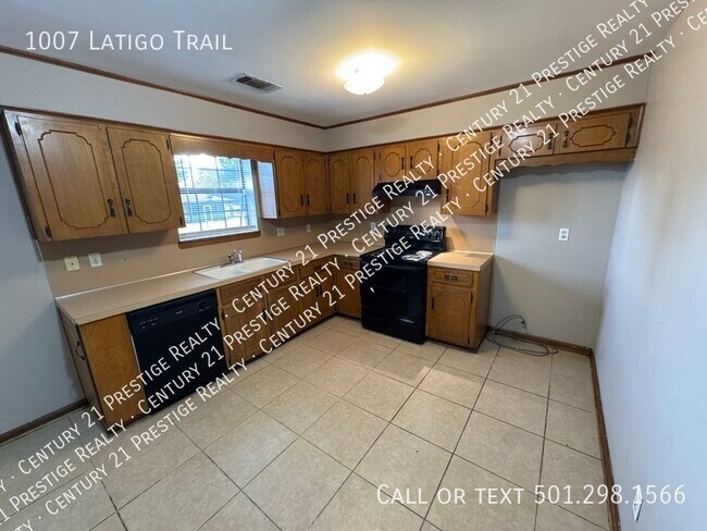 Building Photo - 1007 Latigo Trail