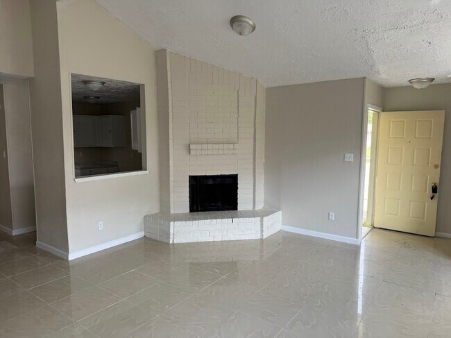 Building Photo - 16528 Monte Carlo Ln