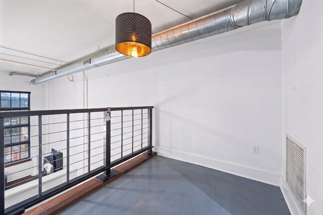 Building Photo - Urban Loft Condo Featuring Stunning Views & Rooftop Entertaining