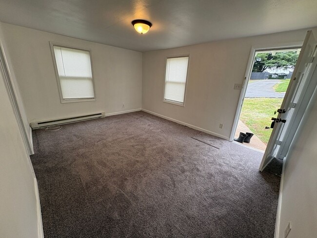 Building Photo - Adorable two bedroom, one bath house!