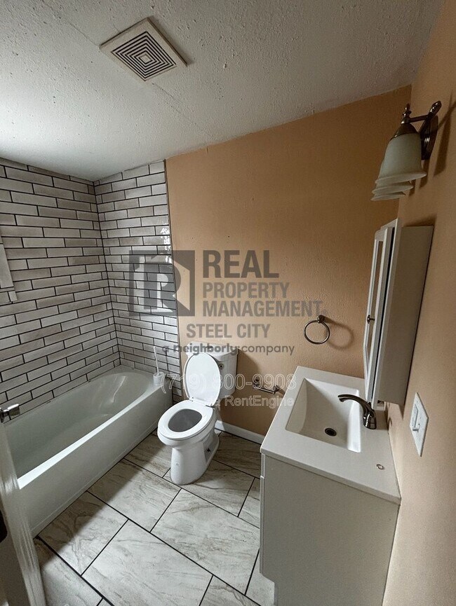 Building Photo - 218 Polk St