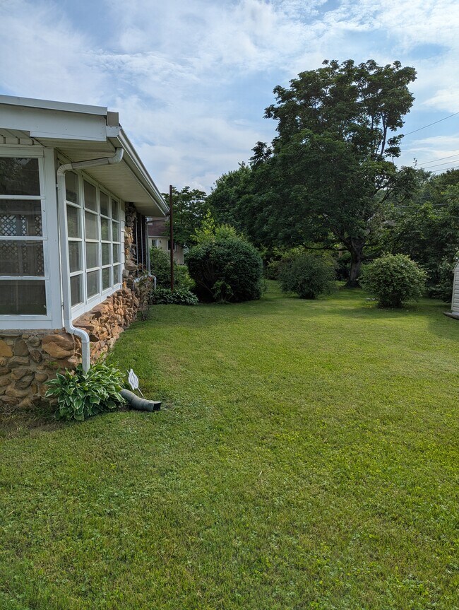 Building Photo - 715 Lehigh Rd