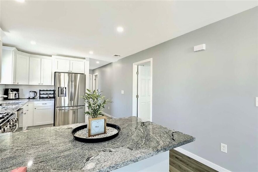 Building Photo - 119 Bowdoin St