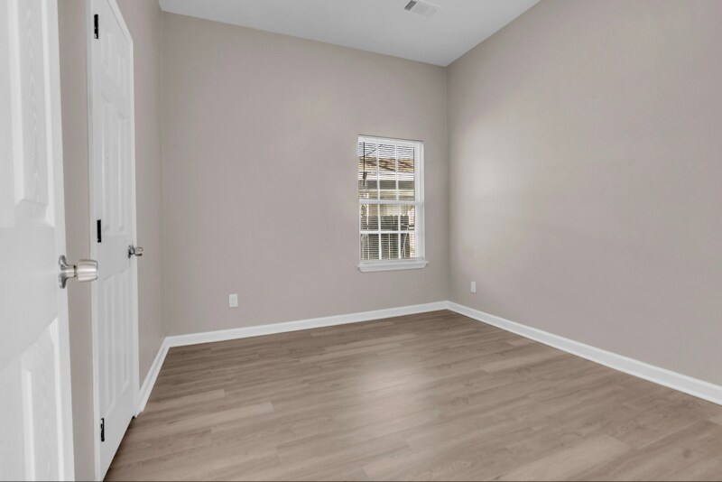 Building Photo - 857 Pope St