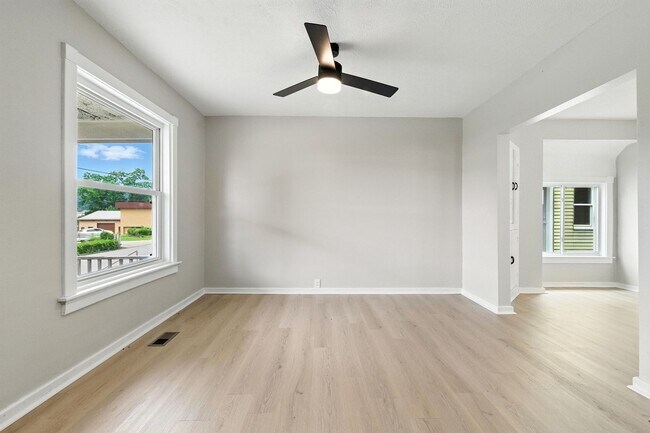 Building Photo - Fully renovated 3 bedroom home in Ambridge...