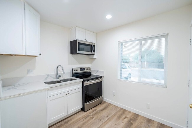 Building Photo - 22824 Chambray Dr