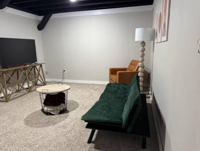 Building Photo - 10268 Cleveland Rd