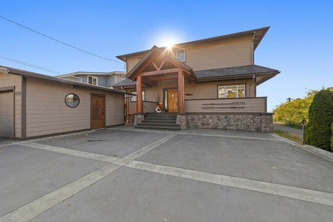 Building Photo - 4825 Sucia Dr