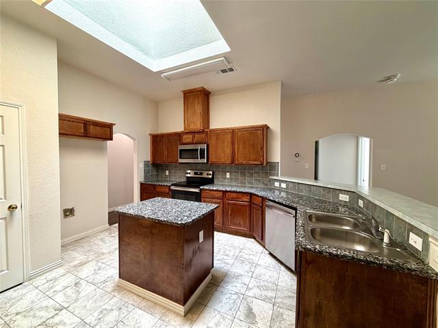 Building Photo - 5408 Dove Dr