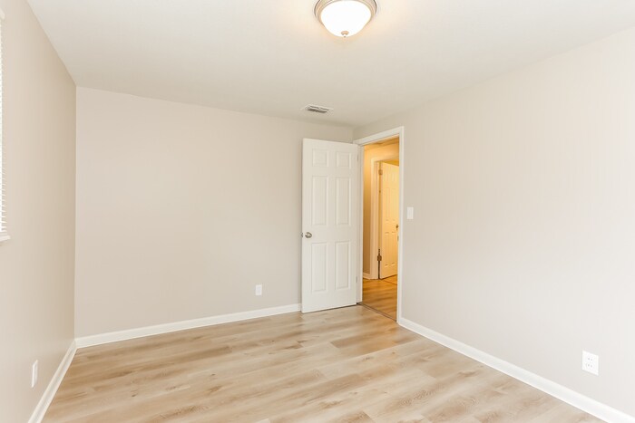 Building Photo - 5601 Tampico Rd