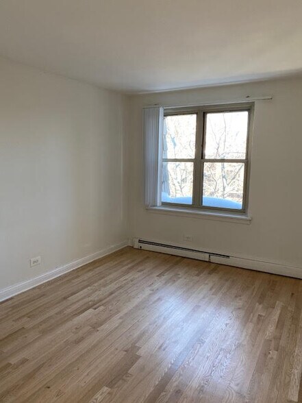 Building Photo - 3710 N Pine Grove Ave