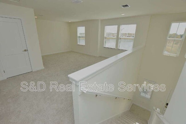 Building Photo - 3183 Cup Dr