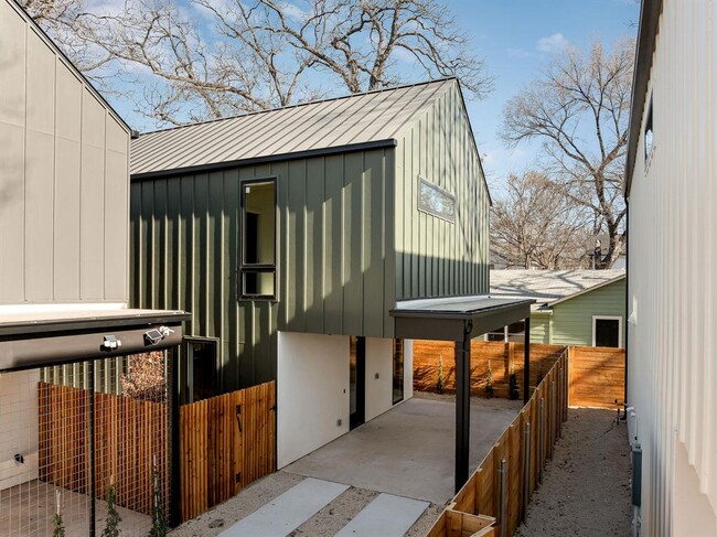 Building Photo - 3412 Gonzales St