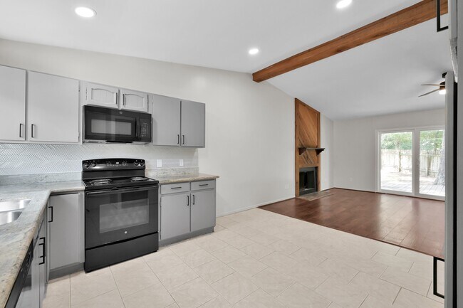 Building Photo - 21 Gambrel Oak Pl