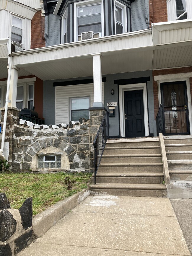 Building Photo - 5617 Lansdowne Ave