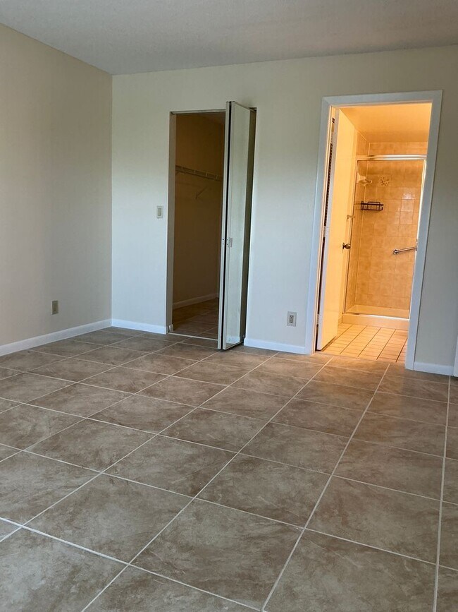 Building Photo - 2506 SE Anchorage Cove