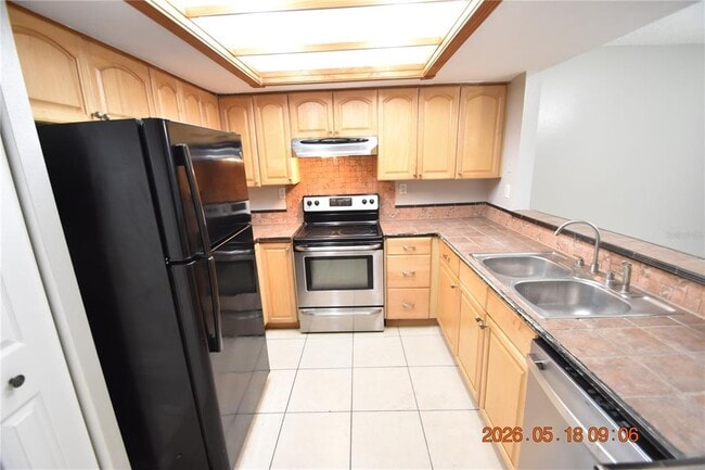 Building Photo - 625 Fairwood Forest Dr