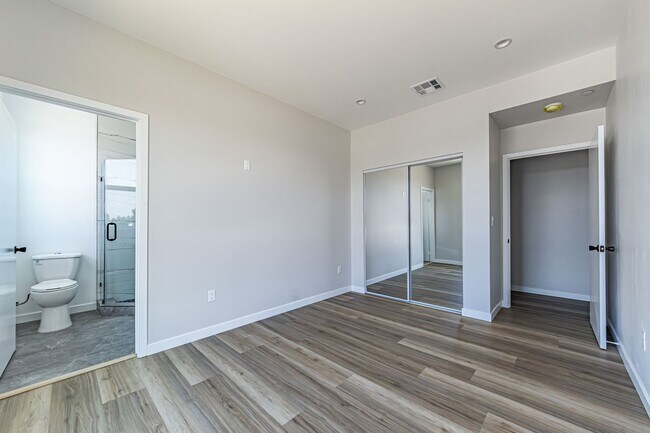 Building Photo - Stunning New 4-Bedroom Townhome with Priva...
