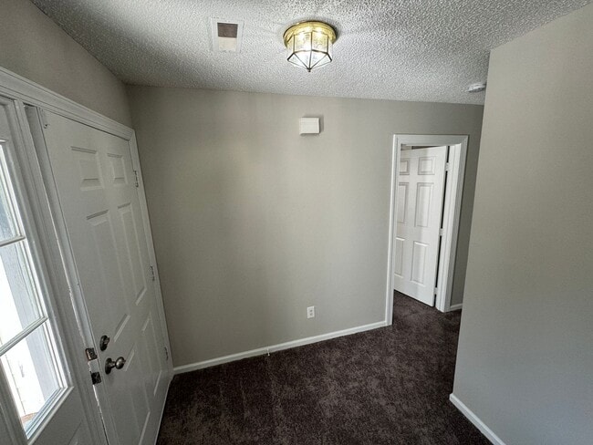 Building Photo - Renovated 3 Bedroom House Near Black Creek...
