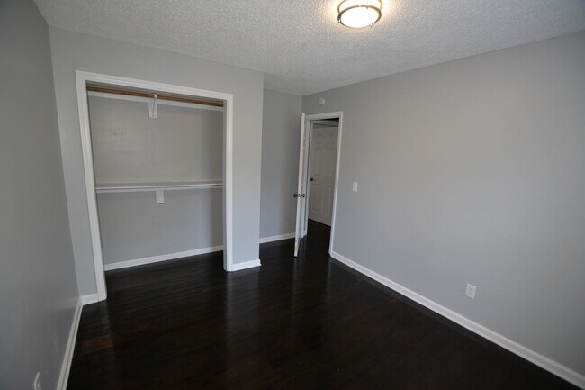 Building Photo - Cozy 3-Bedroom Near Greensboro Coliseum