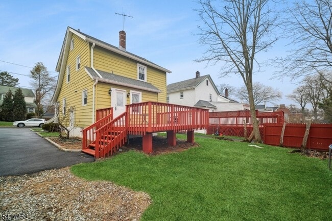 Building Photo - 10 Hurley Ave