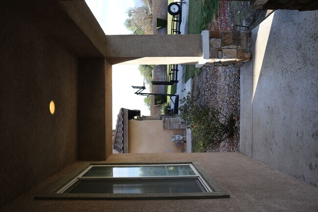 Building Photo - Spacious 4-Bedroom Home in North Fontana –...