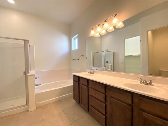 Building Photo - 6209 E Bower Ln