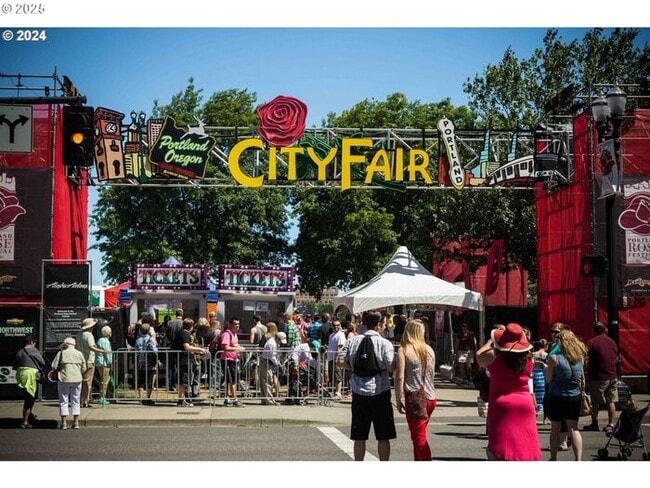 Building Photo - Modern Waterfront Living at The McCormick Pier! Call TODAY to schedule a tour! 503-664-4101