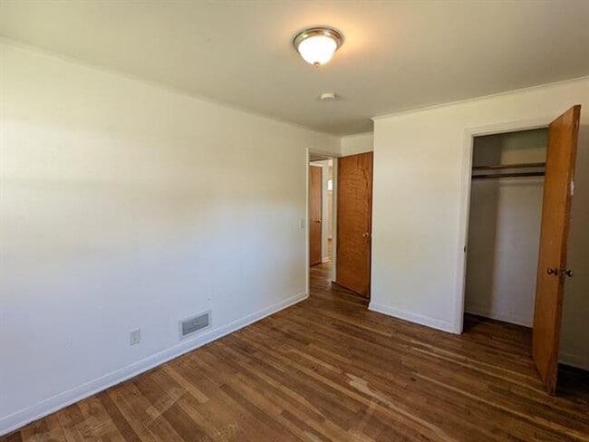 Building Photo - 4322 Doncaster Dr